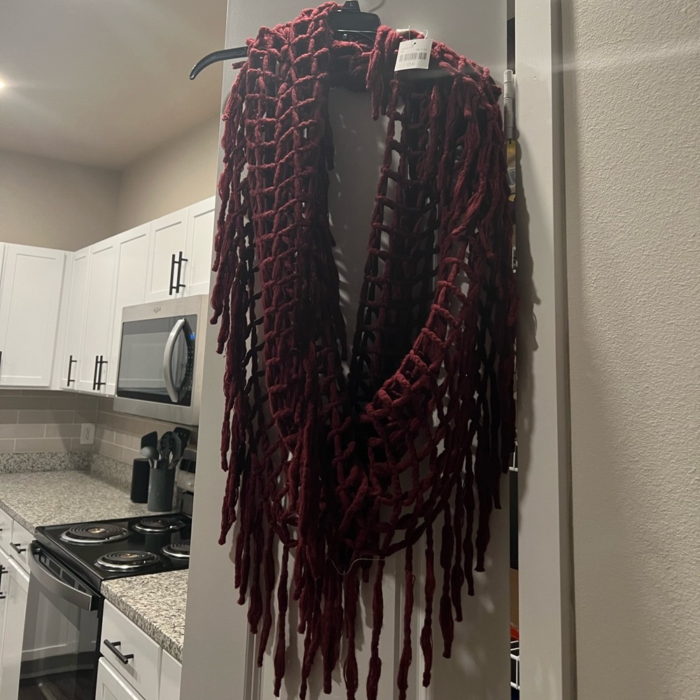 Elegant Burgundy Woven Throw Blanket